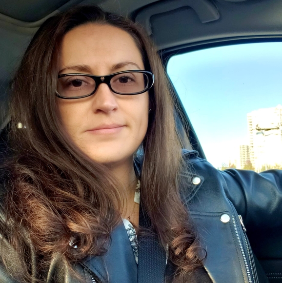 Meet your Posher, Cristina - Picture 1 of 1